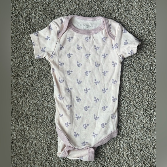 4/$20 Pink and Purple Baby Onesie Set 4 pieces Brand New - Picture 3 of 8
